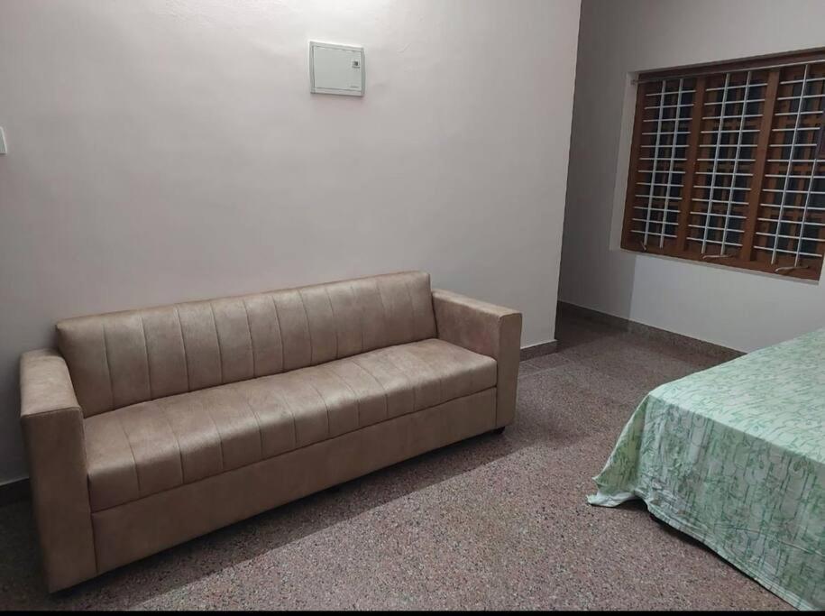 Home At Guruvayur 2 Ac Room,1 Single Bed,Kitchen ภายนอก รูปภาพ