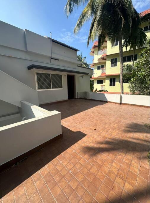 Home At Guruvayur 2 Ac Room,1 Single Bed,Kitchen ภายนอก รูปภาพ